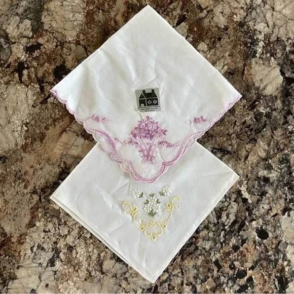Vintage Embroidered White Cotton Handkerchiefs with Floral Accents Victorian - Picture 1 of 7